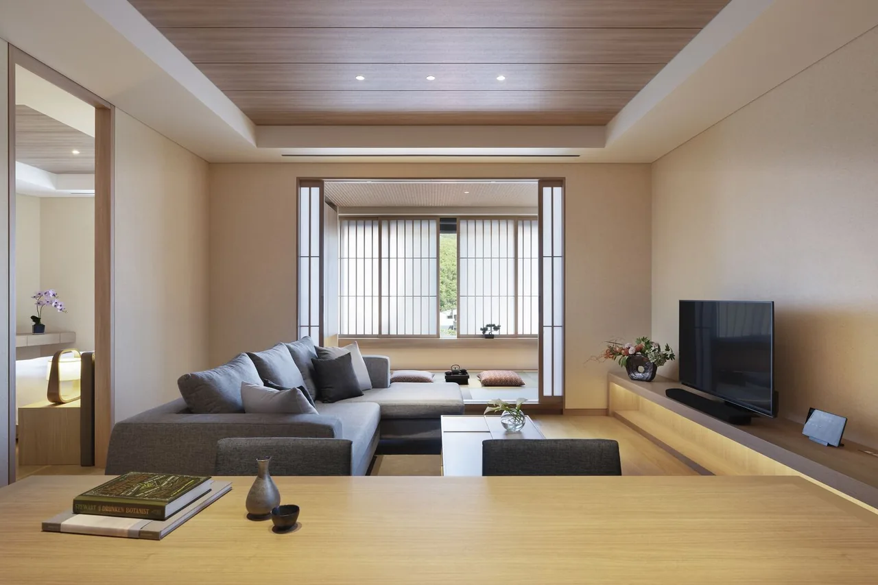ห้องนั่งเล่น One Bedroom Suite ของ Setsu Niseko