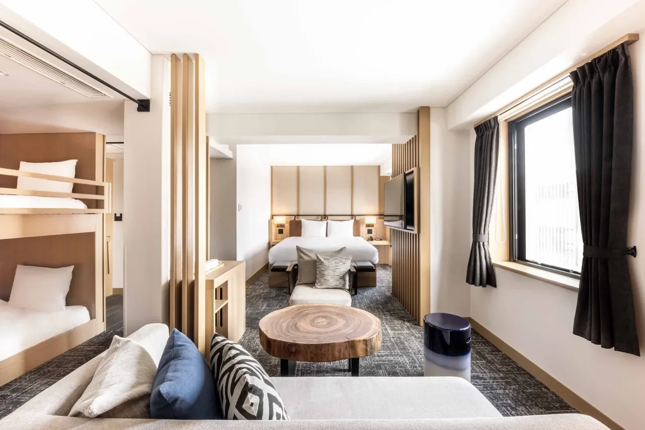 ห้อง Family Room with Bunk Bed ของ Nozo Hotel