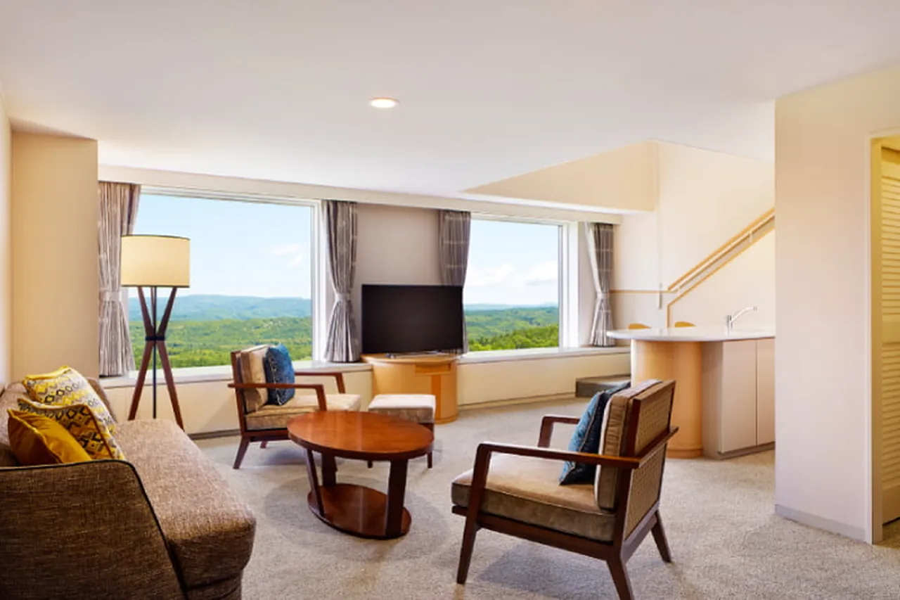 ห้องนั่งเล่นชั้นล่างของ Westin Rusutsu Twin