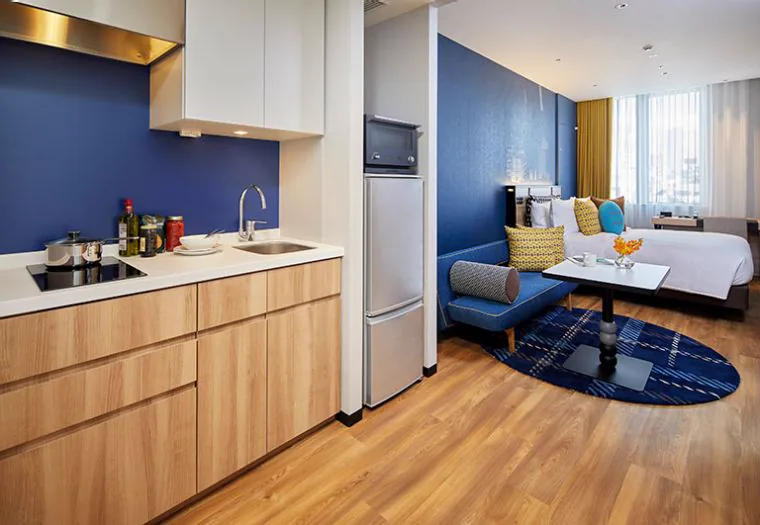 ครัวในห้องพักของ Citadines นัมบะ โอซาก้า เหมาะสำหรับการพักอาศัยในโอซาก้าเป็นระยะ