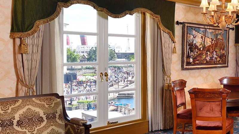 มุมมอง Piazza ของ MiraCosta กับจัตุรัส Porto Paradiso และทิวทัศน์ถนน