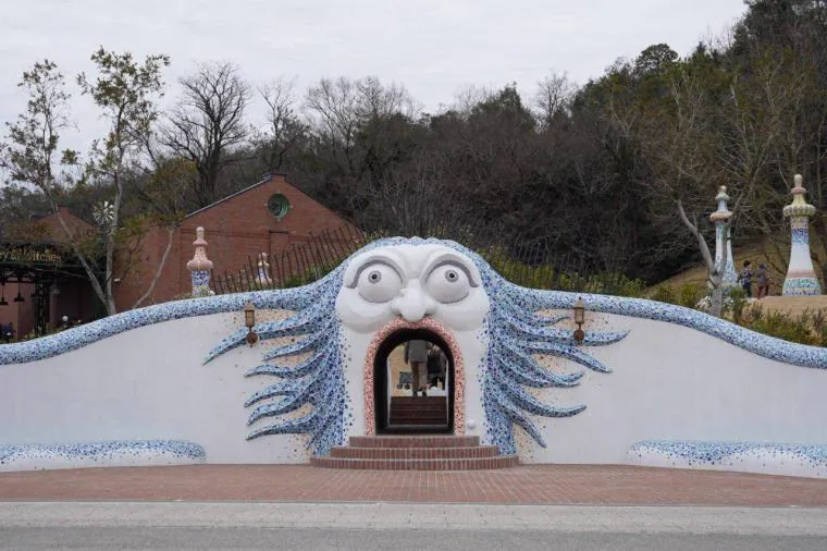 จุดเข้าชมสวนกัปปะและหมู่บ้านแม่มดใน Ghibli Park เป็นภาพจริง ควรวางแผนช่วงบ่ายและระวังการเข้าออกสุดท้ายก่อนเวลาทานอาหารเย็นในนาโกย่า