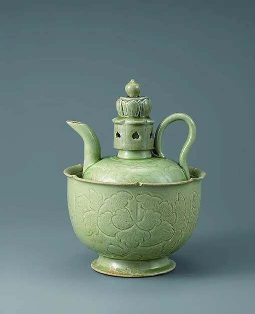 เครื่องเคลือบจีนในคอลเลกชัน Nezu Museum