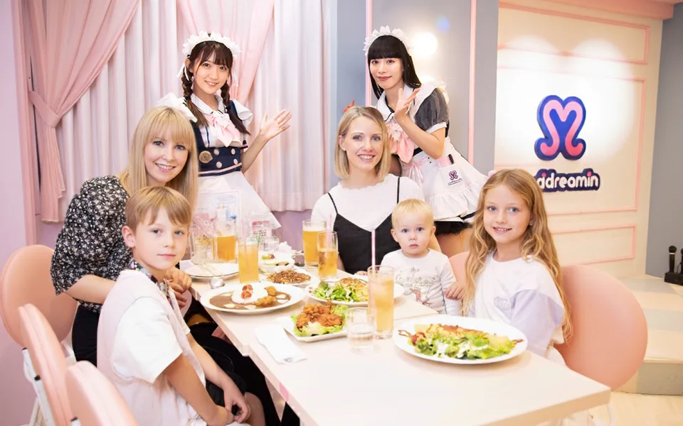 Maid Cafe ฟุกุโอกะคุ้มไหม｜ครั้งแรกควรเลือกแค่เข้า, แพ็กเกจ หรือ HYPER?