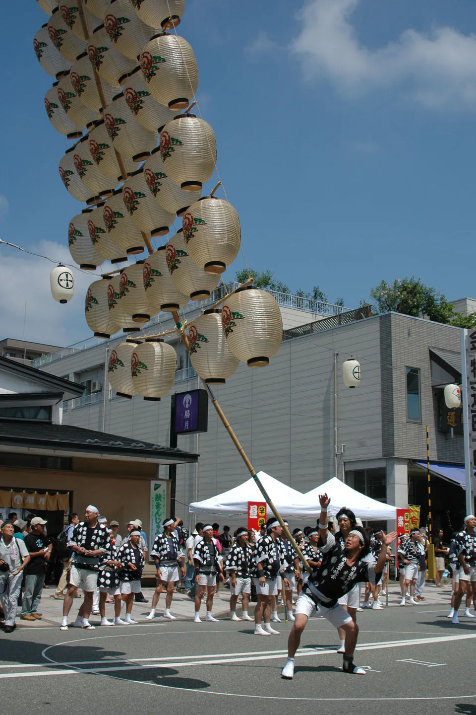 Akita Kanto Matsuri 2026|พัก 1 หรือ 2 คืน? ที่นั่ง การแข่งขันกลางวัน และการเดินทาง