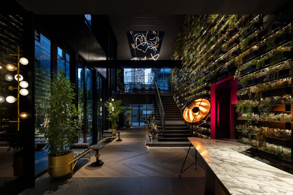 พื้นที่อาบน้ำส่วนกลางและพื้นที่พักผ่อนของ Mercure Tokyu Stay Osaka Namba