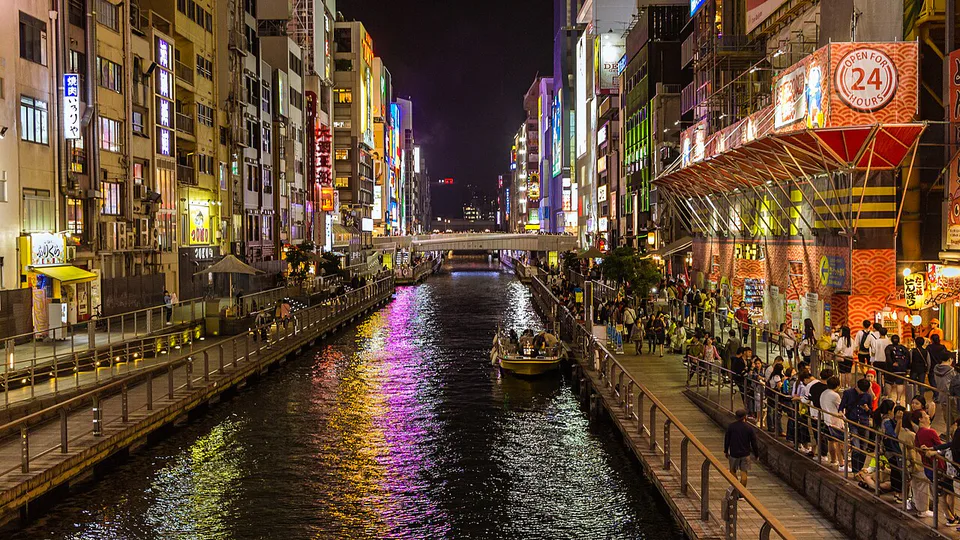 Dotonbori และ Namba เหมาะเป็นฐานเดียวกับ Zepp Namba เมื่อกิจกรรมอื่นของทริปอยู่ Minami