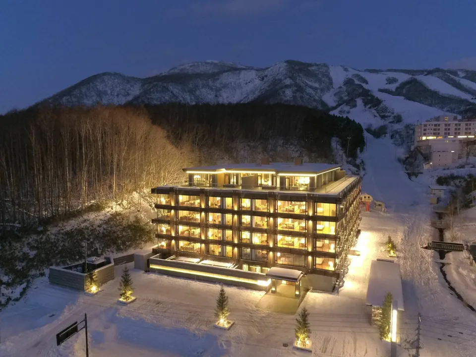 AYA Niseko ที่ฐาน Grand Hirafu พร้อม Ski Valet และทาง Ski-in/Ski-out