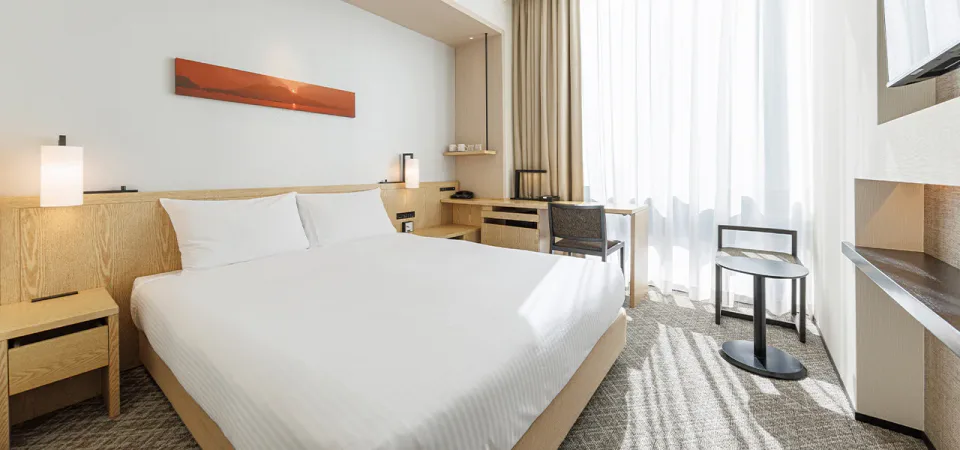ห้องเตียงใหญ่ของ JR Kyushu Hotel Blossom Shinjuku