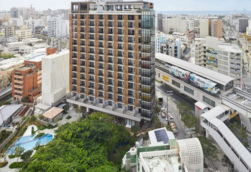 HOTEL STRATA NAHA เลือก Compact หรือ Twin?｜สองคนสองคืนต่างกันตรงไหนจริง