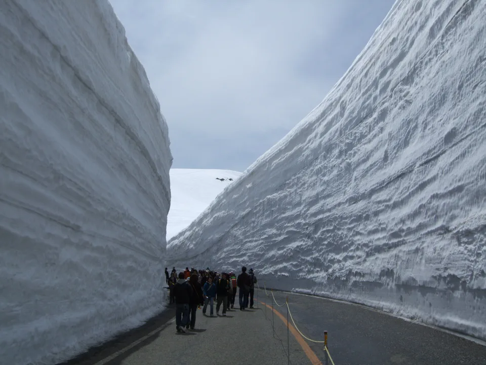 เที่ยวอิสระ 5 วันในภาคเหนือและกลางของญี่ปุ่น|จะเชื่อมโยงเทือกเขา Tateyama Kurobe, Toyama, Kamikochi และ Matsumoto อย่างไร?